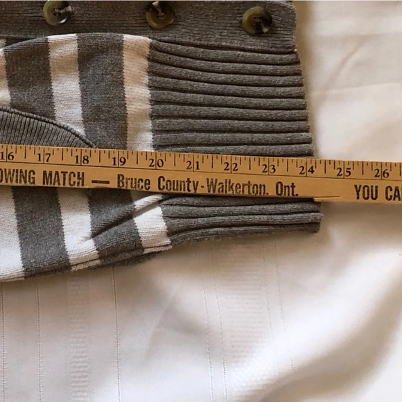 American Eagle Striped Cardigan - Picture 9 of 9